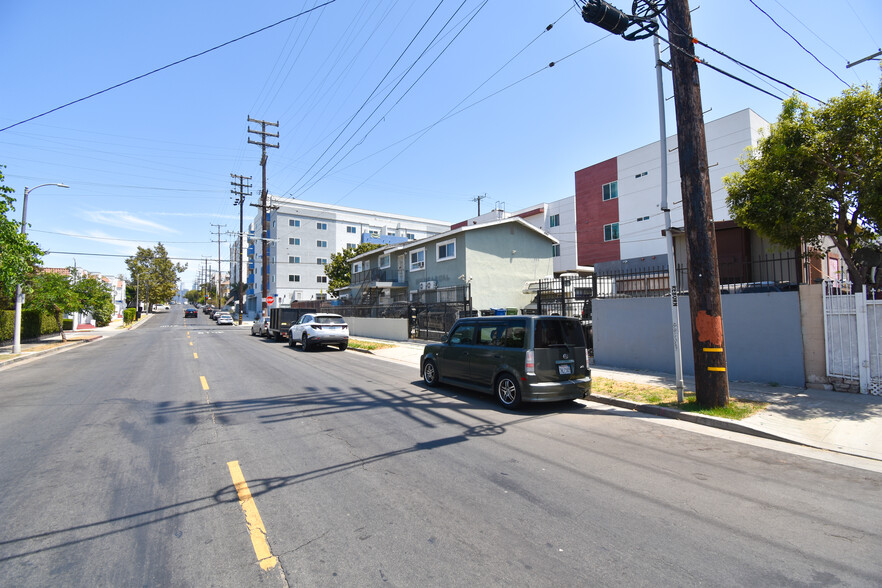 1103 S Hobart Blvd, Los Angeles, CA for sale - Building Photo - Image 2 of 14