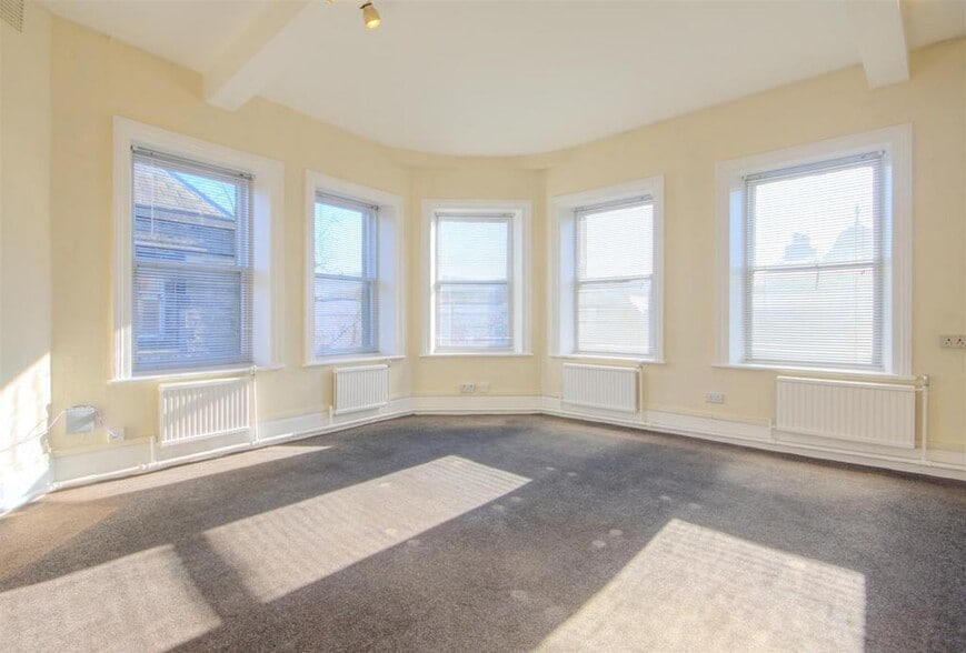 14-16 Swadford St, Skipton to rent - Building Photo - Image 3 of 6
