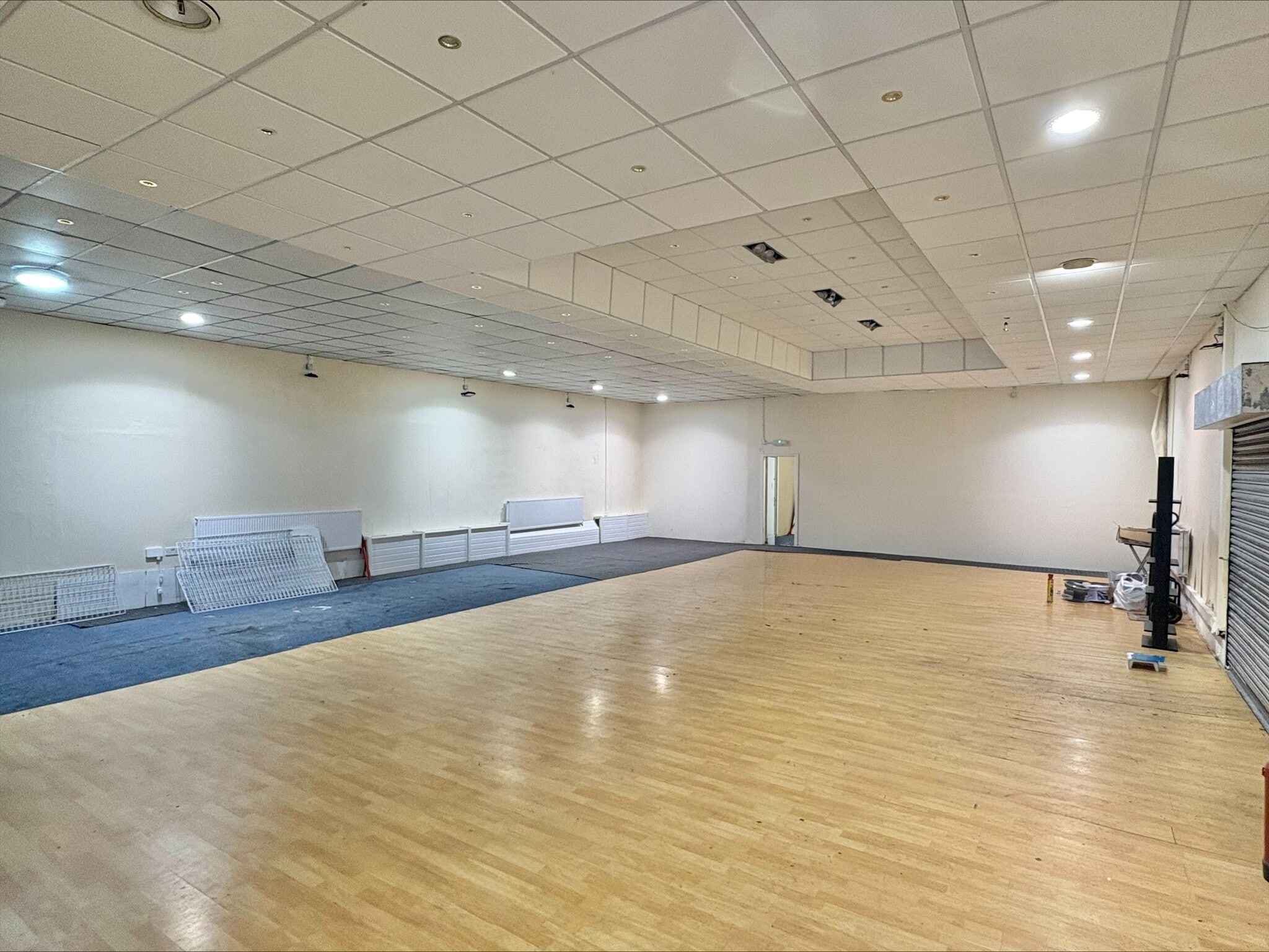 160-162 Cheetham Hill Rd, Manchester to rent Interior Photo- Image 1 of 3