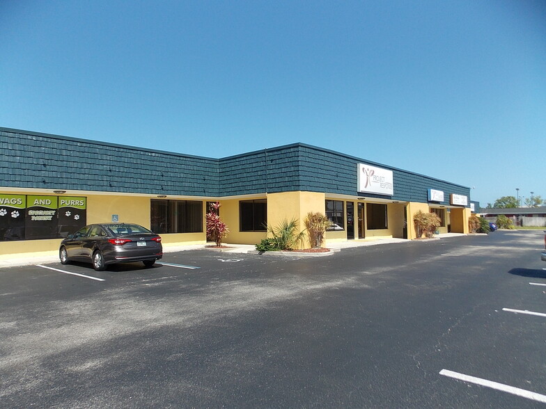 725-765 S Apollo Blvd, Melbourne, FL for rent - Building Photo - Image 3 of 11