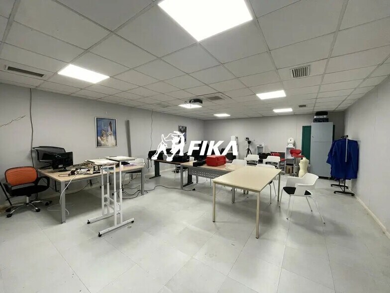 Light Industrial in Toulouse to rent - Building Photo - Image 3 of 12