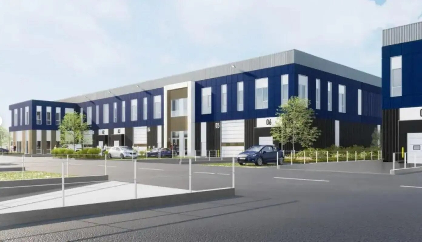 Industrial in Moissy-Cramayel to rent Building Photo- Image 1 of 4