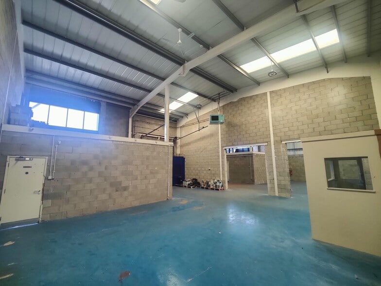 Tower Rd, Birkenhead to rent - Interior Photo - Image 2 of 3