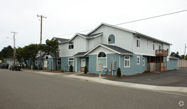 1701-1719 30th St, Florence, OR for sale Primary Photo- Image 1 of 1