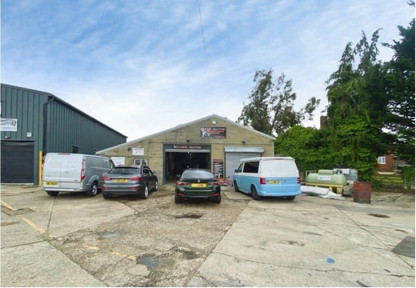 Green Lane, Reading for sale - Primary Photo - Image 1 of 12