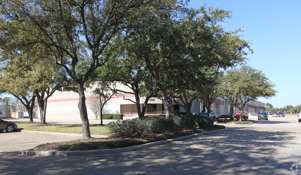 2155 Silber Rd, Houston, TX for rent - Primary Photo - Image 1 of 4