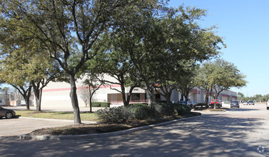 2155 Silber Rd, Houston, TX for rent Primary Photo- Image 1 of 5