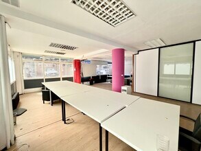 Retail in Madrid, Madrid to rent Interior Photo- Image 1 of 10