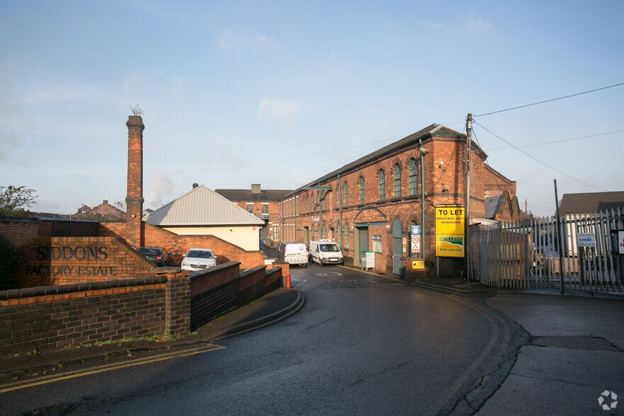 Howard St, West Bromwich to rent - Primary Photo - Image 1 of 6