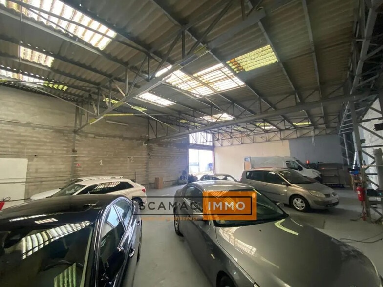 Office in Rousset to rent - Building Photo - Image 2 of 5