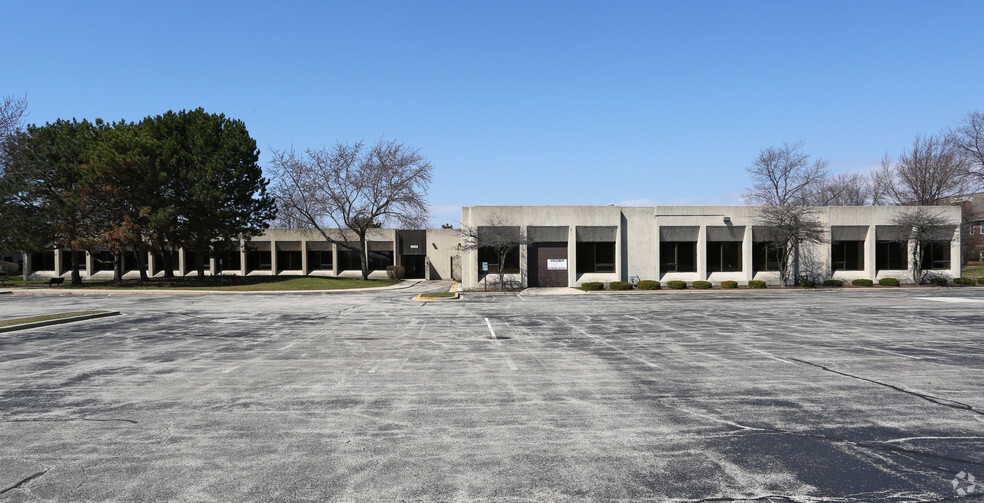 1002 E Algonquin Rd, Schaumburg, IL for sale - Primary Photo - Image 1 of 1