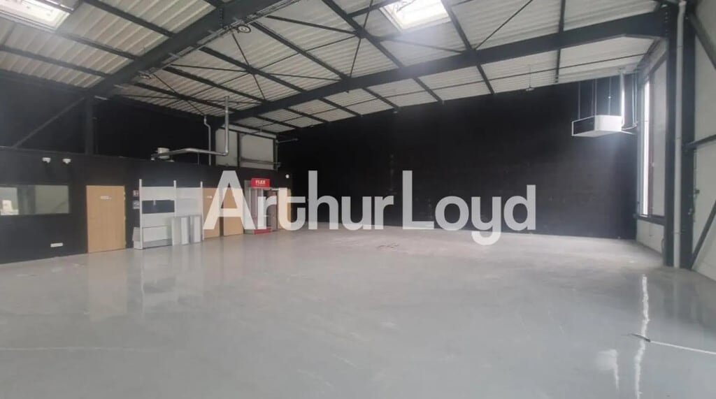 Vente Local d'activités 424 m² - Photo 1