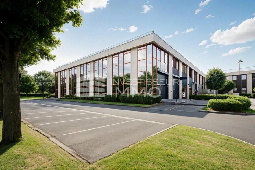 Light Industrial in Antony to rent - Building Photo - Image 2 of 3