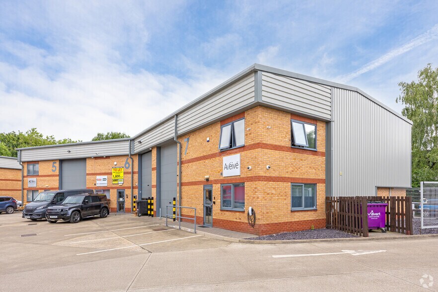 Pontefract Rd, Normanton to rent - Primary Photo - Image 1 of 4