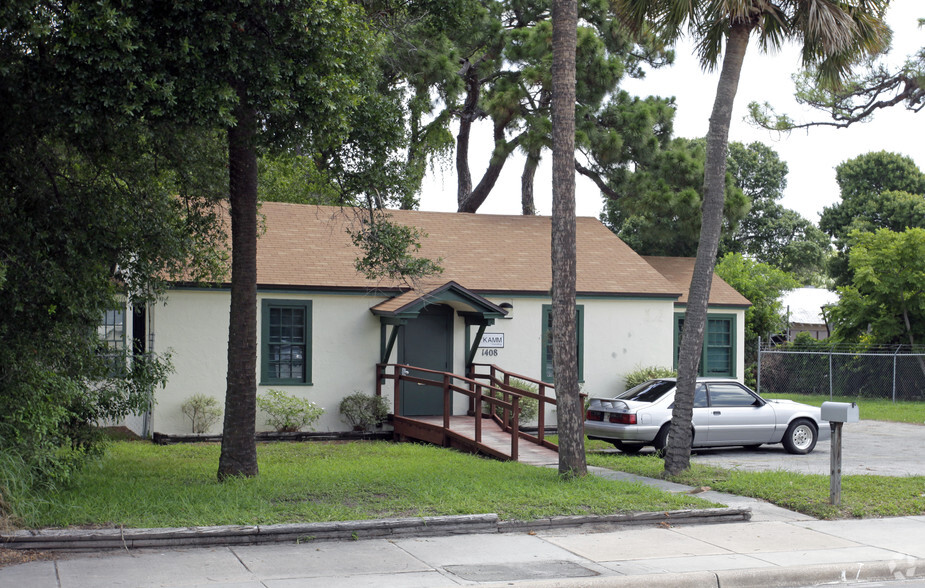 1408 Orange Ave, Fort Pierce, FL for sale - Building Photo - Image 2 of 4