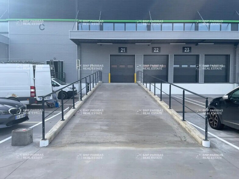 Rue Robert Brémond, Aulnay-sous-Bois to rent - Building Photo - Image 3 of 8