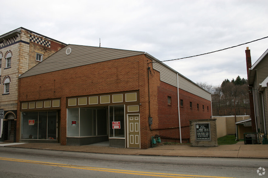 714-716 Main St, Bentleyville, PA for rent - Building Photo - Image 3 of 5