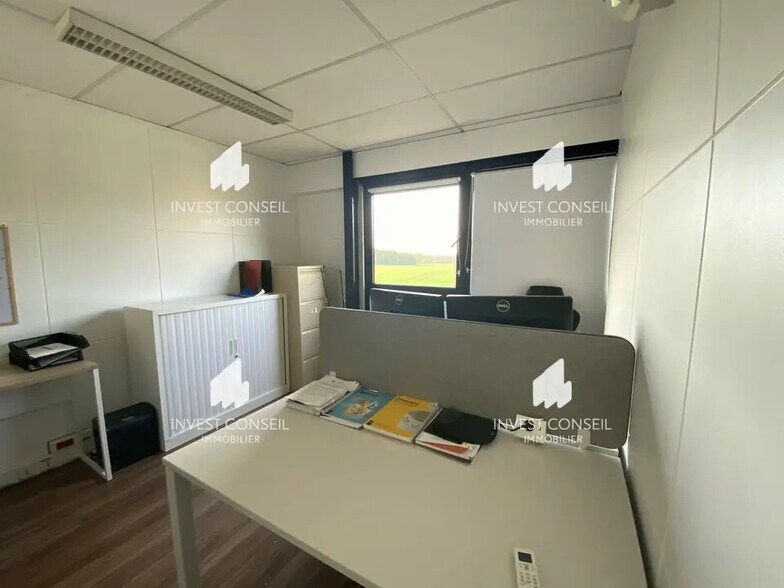 Office in Boissy-l'Aillerie to rent - Interior Photo - Image 3 of 8