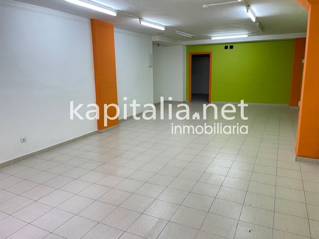 Retail in Ontinyent, Valencia to rent Building Photo- Image 1 of 7