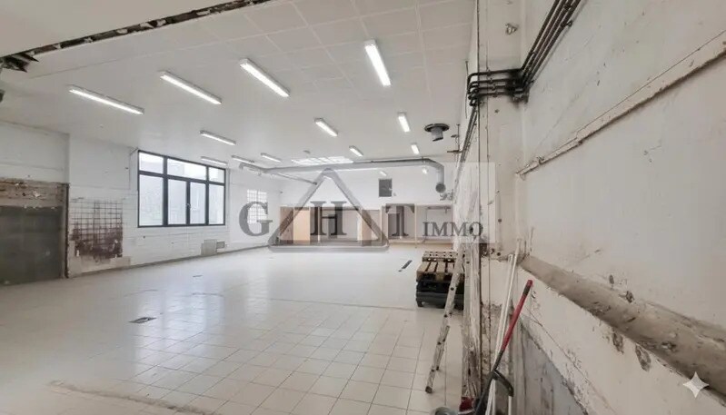Industrial in Saint-Maur-des-Fossés for sale Interior Photo- Image 1 of 8