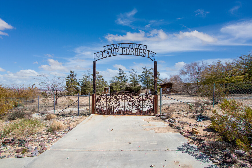 6889 Sunny Vista Rd, Joshua Tree, CA for sale - Building Photo - Image 1 of 1