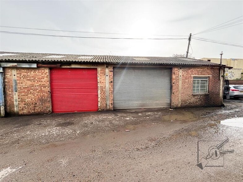 Wharf Rd, Gravesend to rent - Building Photo - Image 3 of 3