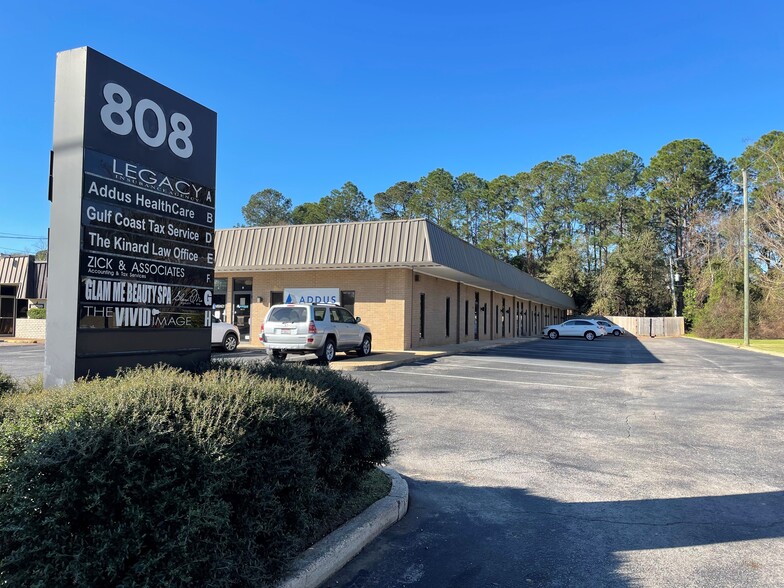 808 Downtowner Blvd, Mobile, AL for rent - Building Photo - Image 1 of 3