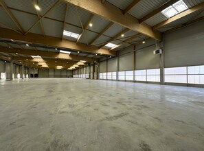 Industrial in Puiseux-en-France to rent Interior Photo- Image 2 of 5