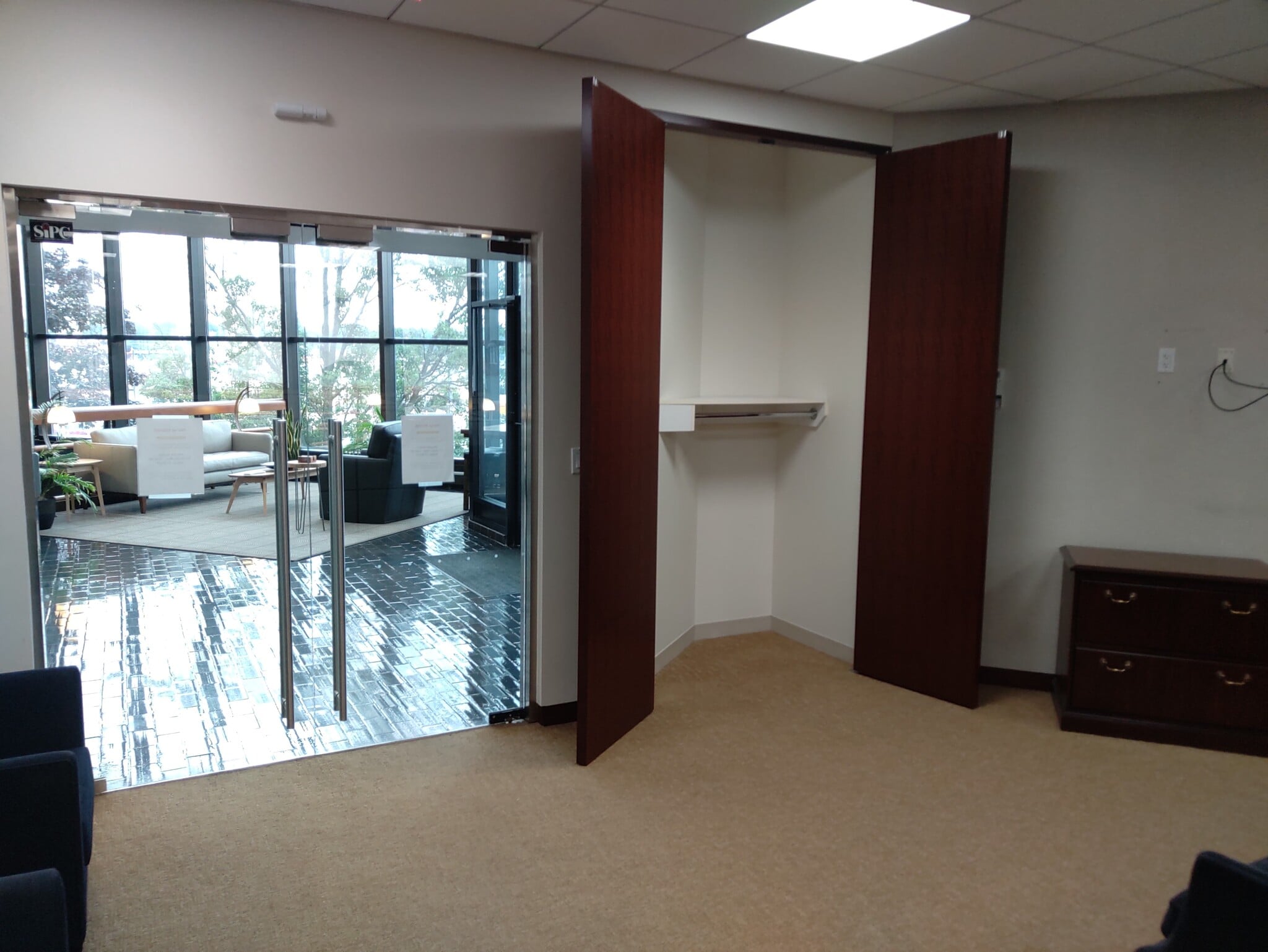 125 Eugene O'Neill Dr, New London, CT to rent Building Photo- Image 1 of 9