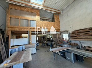 Light Industrial in Aubagne to rent Interior Photo- Image 1 of 5
