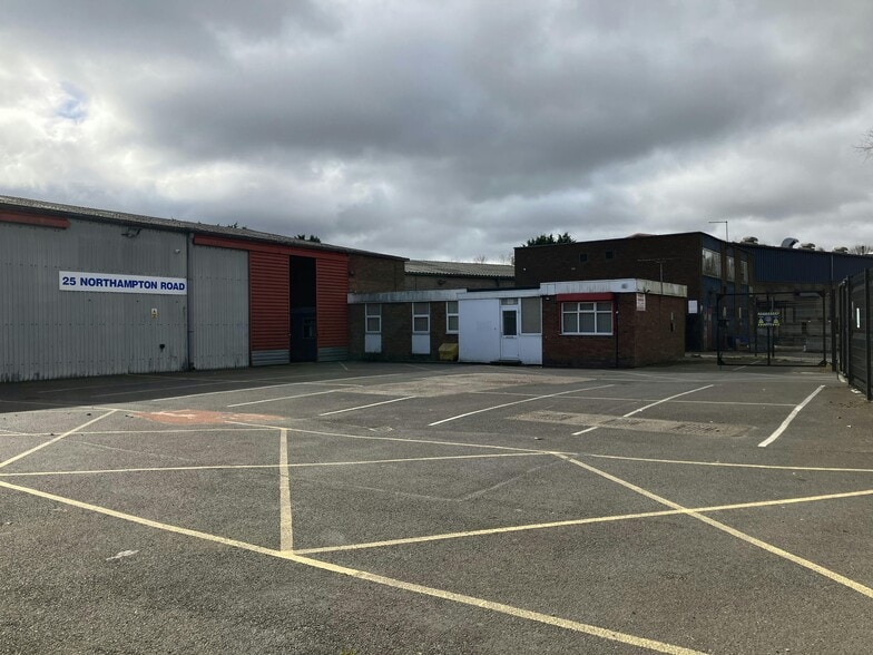 25 Northampton Rd, Scunthorpe to rent - Building Photo - Image 2 of 12