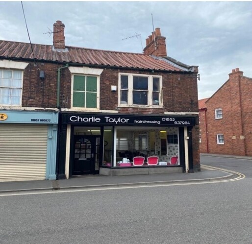 11 High St, Barton Upon Humber for sale - Primary Photo - Image 1 of 1