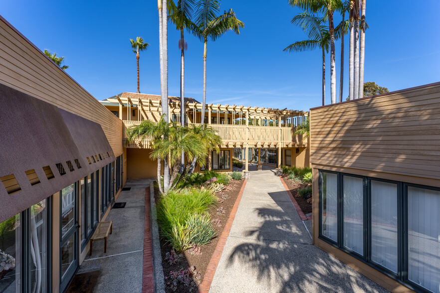 2002 Jimmy Durante Blvd, Del Mar, CA for rent - Building Photo - Image 1 of 11