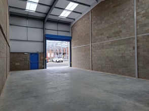 Fitton Hill Rd, Oldham to rent Interior Photo- Image 1 of 3