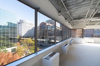 4401 N Fairfax Dr, Arlington, VA to rent Interior Photo- Image 2 of 4