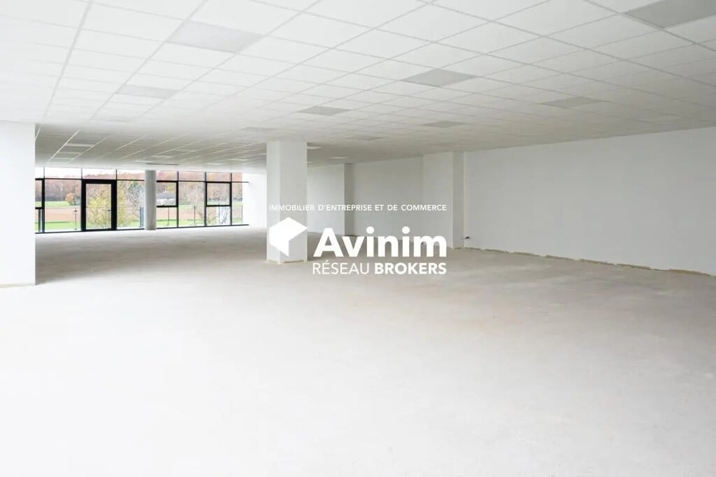 Location Bureaux 139 m² - Photo 1