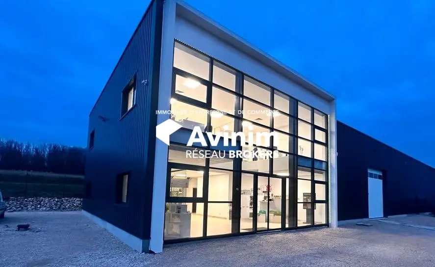 Location Local d'activités 589 m² - Photo 1