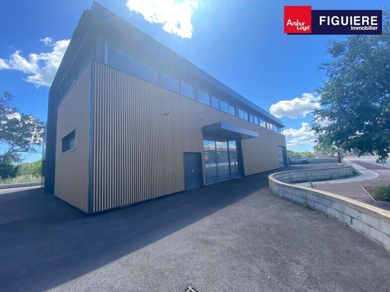Light Industrial in Salon De Provence for sale - Building Photo - Image 2 of 18