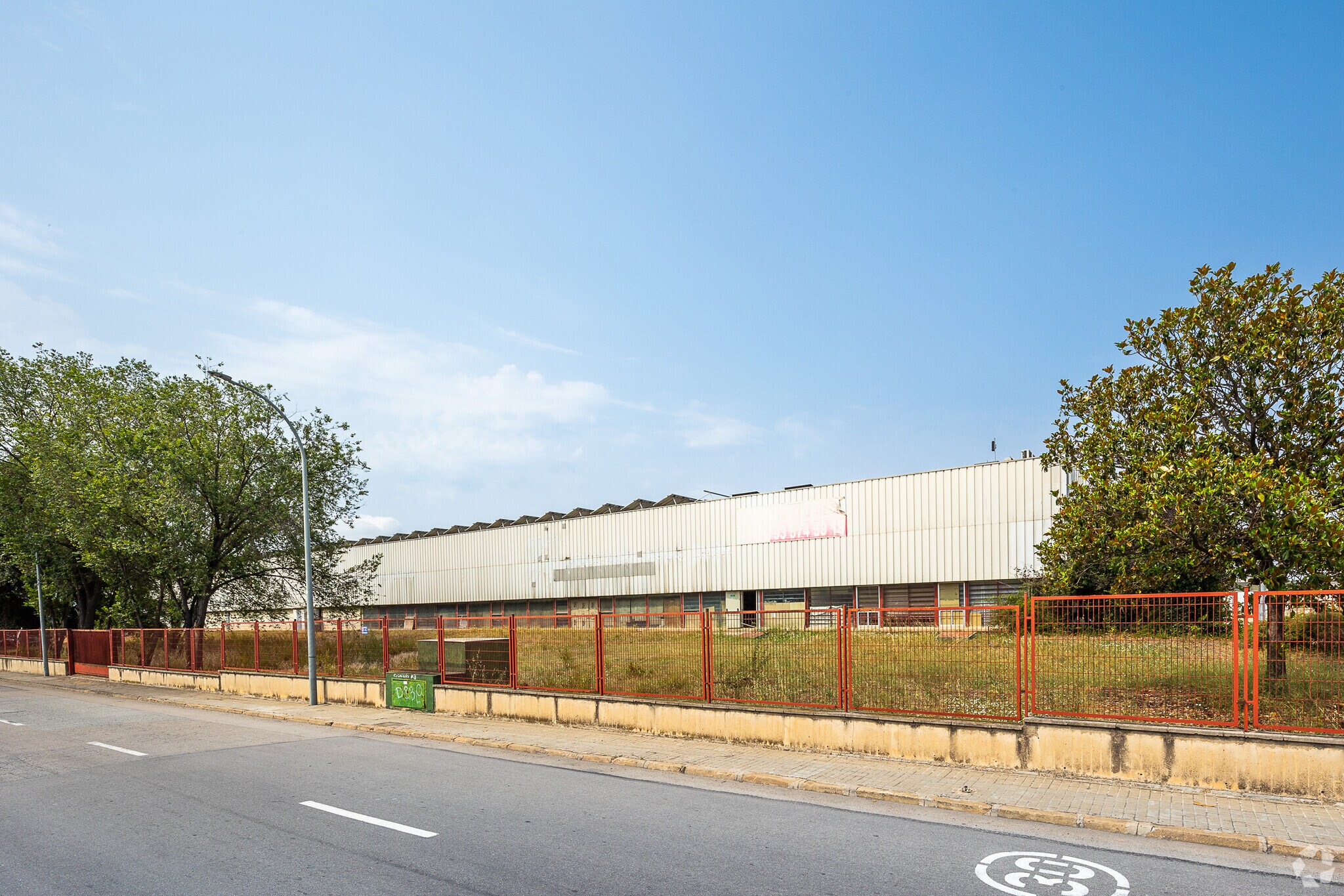 Office in Santa Perpètua de Mogoda, Barcelona to rent Primary Photo- Image 1 of 4