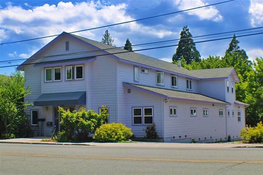 725 Pine St, Mount Shasta, CA for sale - Building Photo - Image 1 of 15