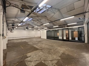 16C Mimram Rd, Hertford to rent Interior Photo- Image 2 of 3