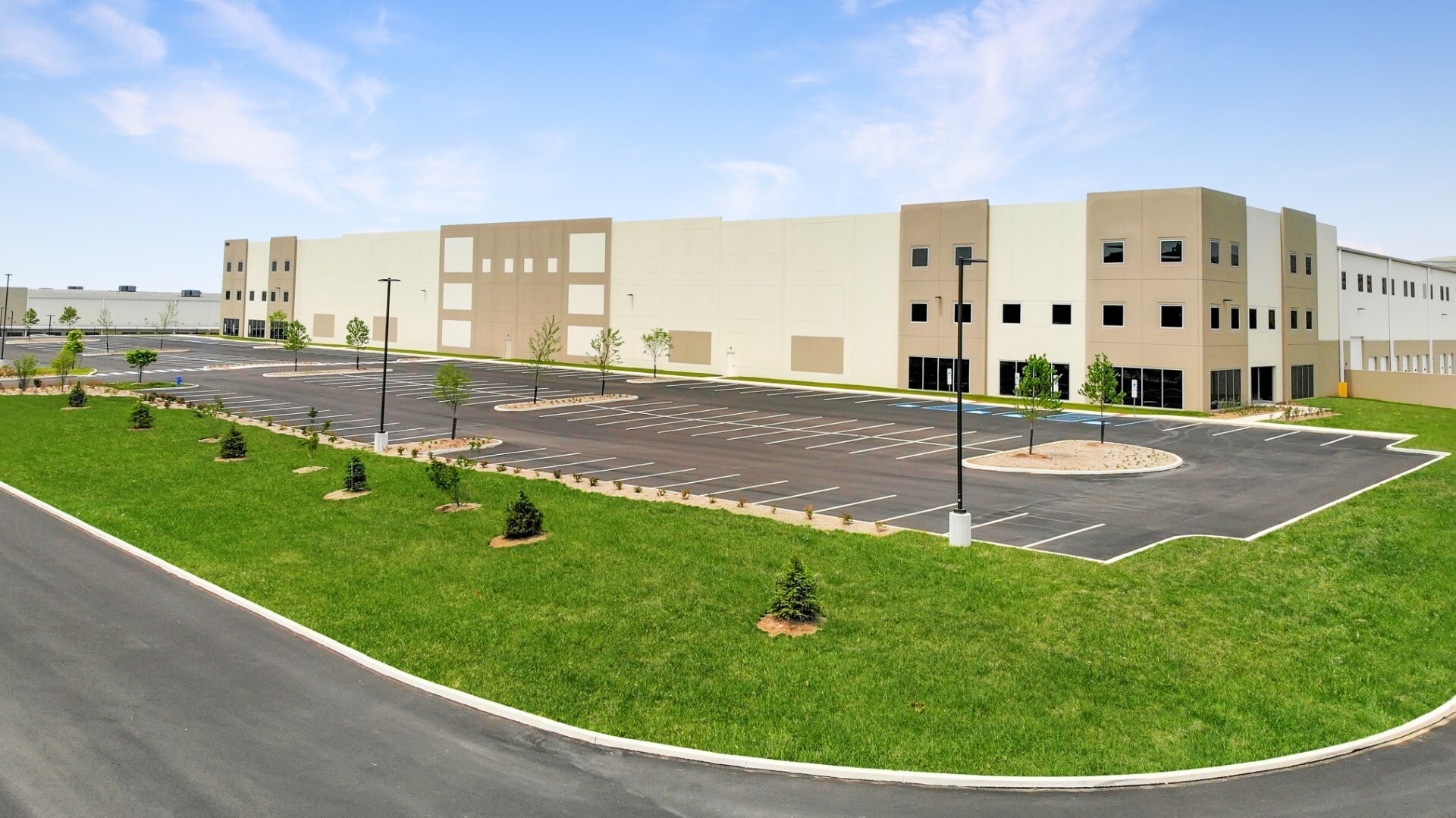 3905 Commerce Center Blvd, Bethlehem, PA to rent Building Photo- Image 1 of 19