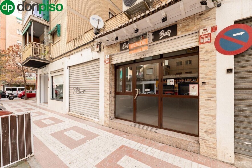 Calle Pintor Ismael de la Serna, 12, Granada, Granada for sale - Building Photo - Image 2 of 21