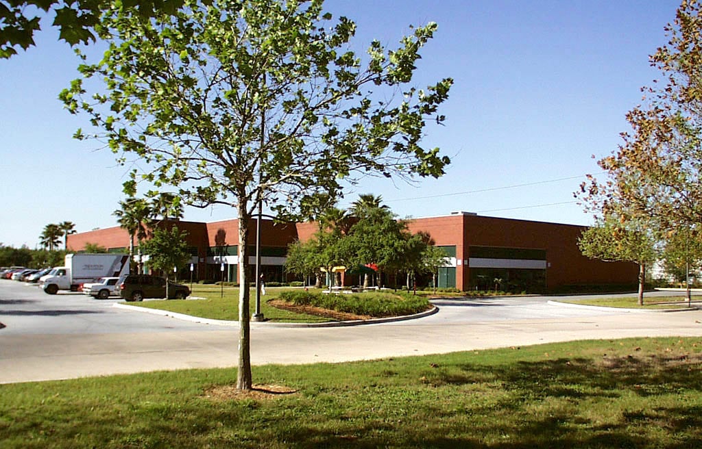 7920 Woodland Center Blvd, Tampa, FL to rent Building Photo- Image 1 of 8