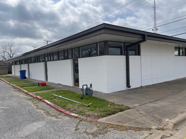 2601 S Texas Ave, Bryan, TX for rent - Building Photo - Image 2 of 6