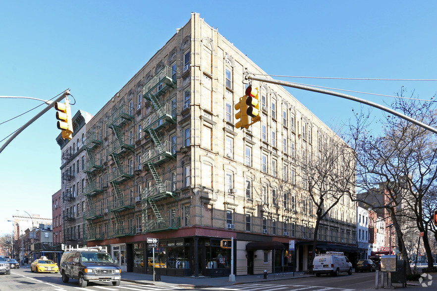 317-321 Bleecker St, New York, NY for sale - Building Photo - Image 1 of 1