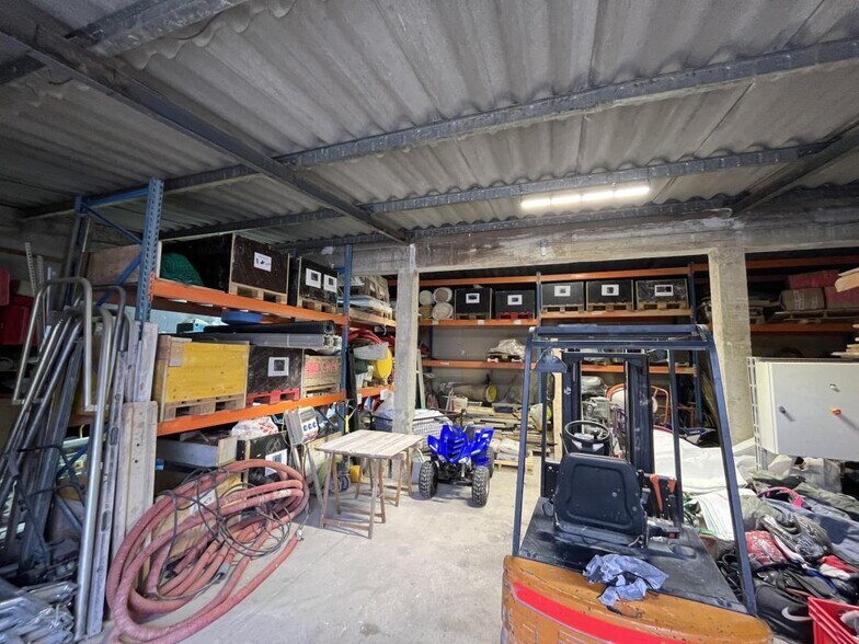 Light Industrial in La Crau to rent - Building Photo - Image 3 of 9