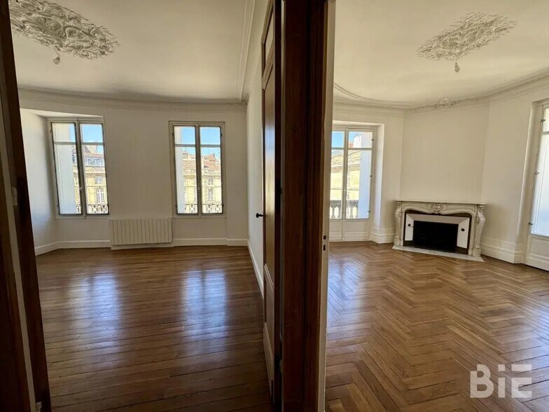 Office in Bordeaux to rent - Interior Photo - Image 3 of 9