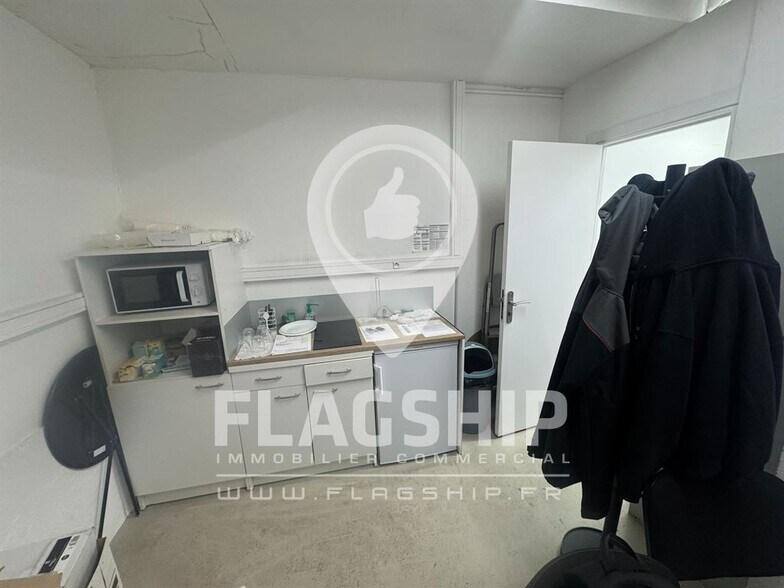 Retail in Paris for sale - Interior Photo - Image 3 of 8
