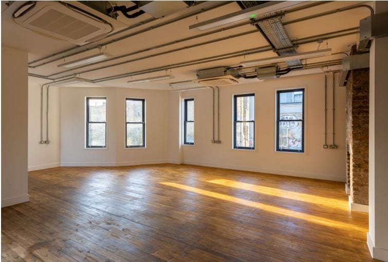 387 Coldharbour Ln, London to rent - Interior Photo - Image 3 of 7